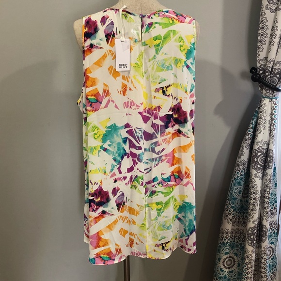 NWT ROSE + OLIVE Abstract Sleeveless Top Sz 2X - Picture 3 of 8